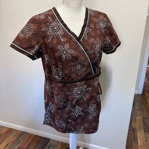 Koi by Kathy Peterson Brown, Blue & White Scrub Top -  Size Medium